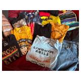 Womenâs Graphic Tee & Shorts Lot American Apparel Volcom Mixed Sizes