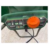 Scotts Turf Builder Edgeguard DLX Broadcast Spreader