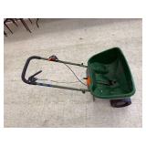 Scotts Turf Builder Edgeguard DLX Broadcast Spreader