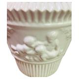 J6 - Roseville Donatello 657-6 White Matte Planter