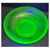 K5 - Vintage Anchor Hocking Uranium Glass Berry Bowl