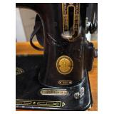 S - Vintage Singer 99K Sewing Machine Table with Cabinet and Machine