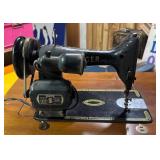 S - Vintage Singer 99K Sewing Machine Table with Cabinet and Machine
