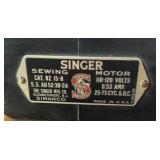 S - Vintage Singer 99K Sewing Machine Table with Cabinet and Machine