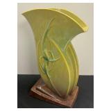 A5 - Vintage Roseville Pottery Wincraft Art Deco Vase