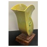 A5 - Vintage Roseville Pottery Wincraft Art Deco Vase