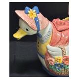 G3 - Adorable Duck Teapot with Two Bunny Figurines