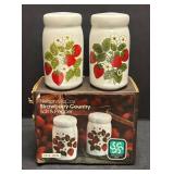 A3 - Vintage McCoy Strawberry Country Salt & Pepper Shakers