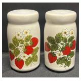 A3 - Vintage McCoy Strawberry Country Salt & Pepper Shakers