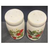 A3 - Vintage McCoy Strawberry Country Salt & Pepper Shakers