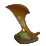 K6 - Roseville Primrose Cornucopia Vase