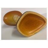 K6 - Roseville Primrose Cornucopia Vase