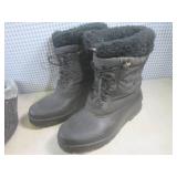 (EW5) Sorel Boots Size 8, 2 Pair of...