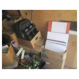 (TRLR) Large Lot of Unclaimed Unsol...