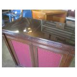 (FRNT) Vintage "The Magnavox" Cabin...