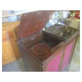 (FRNT) Vintage "The Magnavox" Cabin...