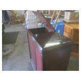 (FRNT) Vintage "The Magnavox" Cabin...