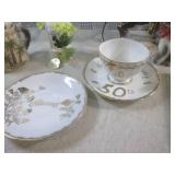 (BR3) Decor Figures Etc, Tin Box wi...
