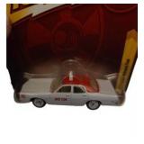 Johnny Lightning 1977 Dodge Monaco Taxi #15 ABC Cab (2011) Collectible Car