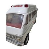 Vintage Tonka Rescue Van Ambulance Toy With Stretcher & 4 Figures