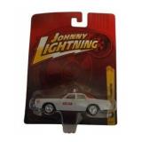 Johnny Lightning 1977 Dodge Monaco Taxi #15 ABC Cab (2011) Collectible Car