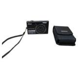 Nikon COOLPIX S570 12MP Digital Camera w/ Case & Wrist Strap