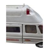 Vintage Tonka Rescue Van Ambulance Toy With Stretcher & 4 Figures