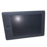 2 Wacom Intuos Pro Medium PTH-651 Pen Tablets