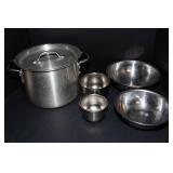 Aluminum Pot & Stainless Steel Mixing Bowls – Assorted Kitchen Lot