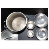 Aluminum Pot & Stainless Steel Mixing Bowls – Assorted Kitchen Lot