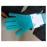 Silicon Dish Gloves and 3 Pair Glov...