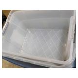6 Totes - no covers...