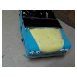 Metal car model for outdoor or indoor decor