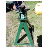 One 12 Ton Jack Stand