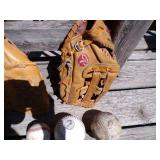 Easton Softball/Baseball Bag & Extras (Balls & Bats)