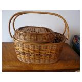 New Picnic Basket 4- Place Settings