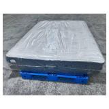 Beautyrest Silver 900 Series Refreshing Firm Queen Mattress - MSRP $1,399.99 - No Reserve!