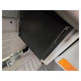 Peterbilt Semi Truck Sleeper Cab - Crack on roof, dented on side - Off 2008 389 Peterbilt