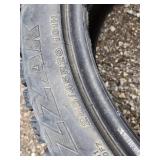 Bridgestone Blizzak 255/45R20 Tire