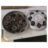 Chevrolet Hubcaps and Lug Nuts, Model #15053704