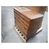 Vintage dresser in good condition. ,some small signs of wear. from the 1970