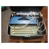 Antique Typewriter with case / Untested