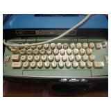 Antique Typewriter with case / Untested