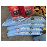 Garden Soil & Cleaning Supplies Mixed Lot - content quantities unverified