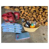 Garden Soil & Cleaning Supplies Mixed Lot - content quantities unverified