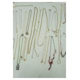 Jewelry Lot: Fashion Jewelry Necklaces