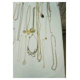 Jewelry Lot: Fashion Jewelry Necklaces