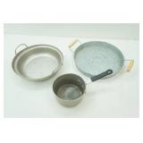 3 Metal Pans