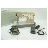 Vintage Singer Sewing Machine. Stylist Model #457