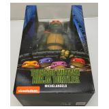 Est. $175.00 - $450.00 NECA Teenage Mutant Ninja Turtles 1990 Movie 1/4 Scale Figure - Michaelangelo (NEW In Box)